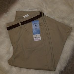 $$Riders By Lee Mid-Rise Capris! Khaki Size 14M